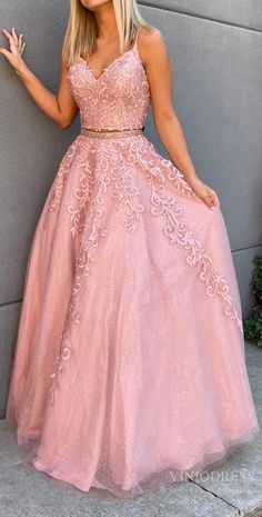 Sparkly Two Piece, Grad Dresses Two Piece, Book Dresses, Blush Pink Prom Dresses, Pink Tulle Prom Dress, Two Piece Prom Dress, Teenage Dress, Two Piece Prom, Sweet 15 Dresses