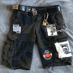 Punk Mode, Punk Shorts, Alt Clothes, Estilo Hippie, Estilo Punk, Punk Outfits