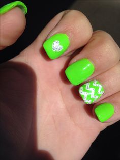 Luscious lime!! Green nail art 2014 chevron heart glitter. Love. Nail Art Vert, Manicures Ideas, Lime Green Nails, Silver Nail Designs, Neon Green Nails, French Manicures, Nails Opi