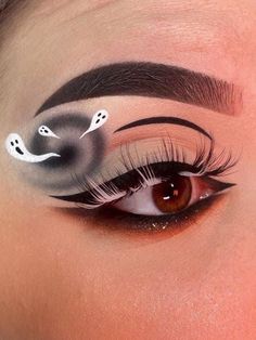 Halloween Makeup Looks Eyeliner, Kraken Makeup, Ghost Face Makeup, Spooky Eye Makeup, Halloween Eyeliner Looks, Eyeliner Halloween