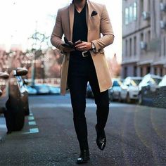 Casual Winter Coat, Long Coat Men, Mode Mantel, Trendy Coat, Solid Color Outfits, Mens Fashion Business, Coat Trends, Winter Fashion Coats, Coat Men