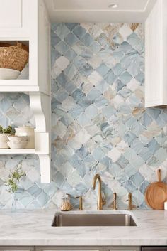 Ginny's Ideas | Houzz Beach Backsplash Ideas, Beach Kitchen Aesthetic, Beach House Inspo Coastal Style, Beachy Backsplash Kitchen, Blue Accent Tile Shower Wall, Beach House Aesthetic Kitchen, Beach Backsplash Kitchen, Subtle Coastal Decor, Coastal Living Aesthetic