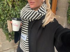 finally scarf season👋🏼🧣 Striped Scarf Outfit, Scandinavian Style Outfit, Cosy Fashion, Ny Outfits, Scarf Outfit, Striped Scarf, Fashion Autumn, Early Fall Outfit, Stockholm Fashion