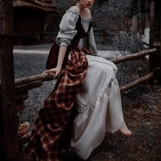 Peasant Aesthetic, 1700s Aesthetic, Fairytale Queen, Aesthetic Medieval, Medieval Peasant, Queen Princess, Village Girl