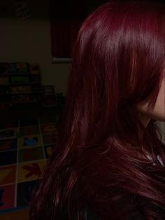 Pelo Color Vino, Wine Hair Color, Cherry Red Hair, Wine Red Hair, Wine Hair, Red Hair Inspo, Cherry Hair, Hair Tint, Dark Red Hair