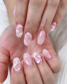 Japanese Nail Art Simple, Pastel Ombre Nails, Heavenly Clouds, Cloud Nails, Pastel Nails Designs, Lilac Nails, Hippie Nails, Finger Nail Art, Cute Nail Art Designs