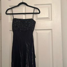 Never Worn. Size 5/6 But Fits Like A 4. Black Retro Prom Dress, 90s Gothic Prom Dress, Vintage Vampy Prom Dress, Vintage Gothic 90s Prom Dress, Fashion Definition, 90s Black Velvet Dress, Vintage 90s Dress, Real Fashion, Bias Cut Dress