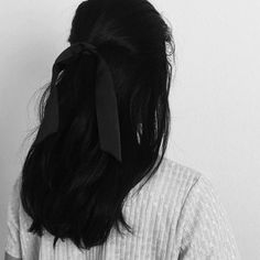 Lottie Black Hair Aesthetic, Hair Tutorials, Grunge Hair, Dream Hair, Aesthetic Hair, Medium Hair, Black Bow, About Hair, Gorgeous Hair