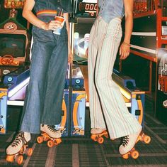 70s Mode, 80’s Aesthetic, Fashion 60s, Outfit Essentials, Roller Disco, Mode Hippie, 70s Aesthetic