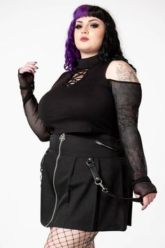 DARK HALF.- Soft, stretch fabric.- Cropped.- Cold shoulder.- Fishnet sleeves with thumbhole.- Hidden back zip.- Lace detail.- High neck.- Fitted.Model is 5ft5 and wears size 3XL.Wash Cold - Gentle Cycle.with KILLSTAR branding, 60%Rayon, 35% Nylon, 5% Elastane. Black Top Plus Size, Fishnet Sleeves, Killstar Clothing, Goth Things, Plus Size Goth, Oc Outfits, Pentagram Necklace, Witch Dress, Goth Style