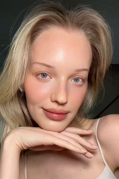 How to do a clean makeupclean girl aestheticno makeup makeupmakeup inspomakeup tutorial No Makeup Girl, Clean Girl Makeup, Makeup Clean, Inspo Makeup, Clean Girl Aesthetic, Favorite Makeup, Makeup Step By Step, Pretty Ppl