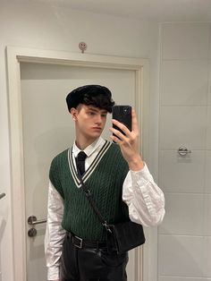 Slytherin Mens Outfit, Slytherin Men Outfit, Slytherin Fashion Men, Slytherin Outfit Ideas Men, Slytherin Inspired Outfits Men, Nonbinary Work Clothes, It Boy Outfit, Cute Outfit Men, Slytherin Outfit Men