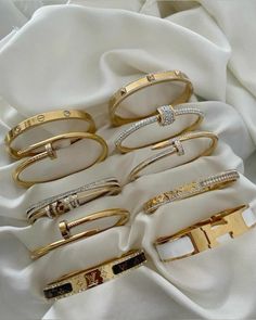 Girly Bracelets, Cute Jewellery, Preppy Jewelry, Fancy Jewellery Designs, Gold Girl, Nice Jewelry