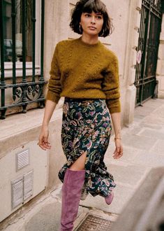 Rok Midi, A Skirt, Mode Inspo, Outfits Casuales, Parisian Style, Casual Outfit