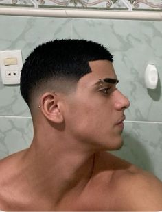 NOT MINE CREDITS 2 OWNER hope you like this buzz cut and i hope it gave u some inspo for haircuts. Short Buzz Cut Men, Men Short Hair Fade, Buzz Cut For Men, Buzz Cut Styles, Buzz Haircut