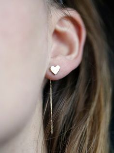 Gold Heart Earrings, Gold Ear Jacket, Gold Heart Studs, Gold Heart Earring, Earrings Ideas, Geode Earrings, Hammered Hoop Earrings, Bar Stud Earrings, Thread Earrings