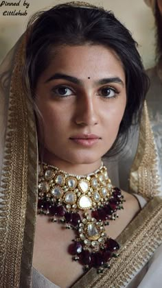 Pinterest @Littlehub  || Sabyasachi Jewelry ★｡★ Sabyasachi Jewelry, Heavy Necklace, Indian Look, Indian Photoshoot, Necklace Indian, Bridal Fashion Jewelry, Indian Jewellery Design, Indian Bridal Fashion