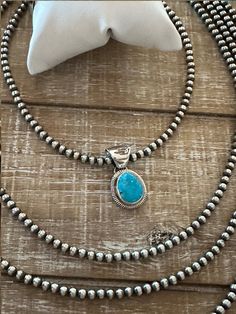 Jewelry Goals, Taylor Necklace, Stretch Beaded Bracelets Diy, Backyard Elopement, Vintage Turquoise Jewelry, Rodeo Jewelry, Horse Hair Pottery, Western Fits, Navajo Pearls