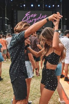 Mode Coachella, Tomorrowland Outfit, Coachella Fits, Festival Inspo, Couple Fits