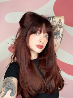 Dark Auburn Hair With Bangs, Shades Of Dark Red Hair, Dark Red Hair With Bangs, Deep Auburn Hair Color, Bangs Medium Length Hair, Bangs And Balayage, Red Hair With Bangs, Ugly Hair