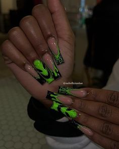 Halloween Full Set Nails, Halloween Nail Inspo 2023, October Nails Medium, Halloween Nails On Black Women, Halloween Nails Black Women, Halloween Shorties Nails, Spooky Nails Ideas, Boogeyman Nails, Spooky Set Nails