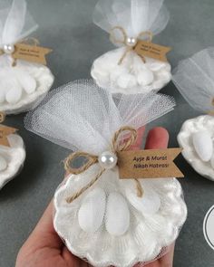 Nikah hediyesi Diy Eid Gifts, Keto Chicken Thigh Recipes, Chicken Thigh Recipes Keto, Girl Gift Baskets, Thighs Chicken, Bridal Gift Wrapping Ideas, Wedding Gifts Packaging, Flower Box Gift, Baked Chicken Thighs