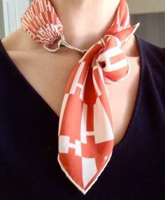 Hermes Scarf Ring, Scarf Knots, Ways To Wear A Scarf, Scarf Necklace, Scarf Rings, Square Silk Scarf, Horse Bits, Hermes Scarf, Scarf Tying