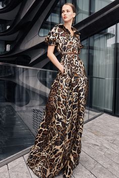 Outfit Elegantes, Valentin Yudashkin, Hussein Chalayan, Leopard Print Outfits, Damir Doma, Stephane Rolland, Gareth Pugh, Naeem Khan