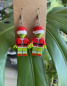 Mini block figure earrings!  Earrings are made of plastic- they are light weight  Earring hooks are stainless steel- hypoallergenic & nickel free LIMITED QUANTITES Perfect for Christmas or everyday use! Diy Lego Earrings, Fun Earrings Unique, Weird Earrings, 3d Earrings, Christmas Jewellery, Lego Diy, Quirky Earrings