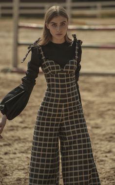 Dramatic Outfits Aesthetic, Mono Outfit, Stylish Work Outfits, Mode Inspo, Cotton Blouse, Clothing Hacks, Teenage Fashion Outfits, Western Outfits, Aesthetic Fashion