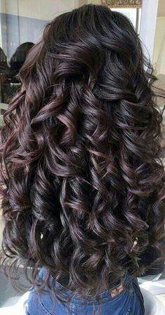 Long Curly Hair Ideas, Big Voluminous Curls, Curl Tips, Big Curls For Long Hair, Curly Hair Ideas, Big Curls, Boring Hair, Voluminous Curls