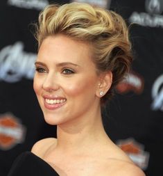 Updo - love the soft front view. progress to a chignon in back? Front Hair Styles, Wedding Updo, Pompadour, Wedding Hair And Makeup, Front View, Scarlett Johansson, Bridesmaid Hair