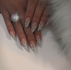 Silver Nails Designs, Silver Almond Nails, Silver Nails Acrylic, White Sparkle Nails, Nail Art Designs For Beginners, Nail 2023, Prom Nails Silver, Silver Nail Designs, Easy Nail Art Designs