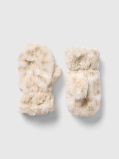 Soft, cozy faux fur mittens.  Allover leopard print.  For more fit and sizing info, check out our Size Guide. Fur Mittens, Winter Wishlist, Fur Mitten, Fall Fits, Bedroom Inspo, Christmas List, Size Guide, Gifts For Kids, Faux Fur