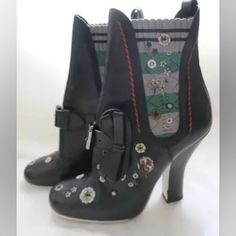 Sz 40 Nib Fendi Applique Embelished Sock Boots Designer Embellished Black Boots, Designer Embellished Round Toe Boots, Designer Spring Boots, Designer Embellished Boots For Fall, Designer Black Boots For Spring, Fendi Boots, Black Leather Cowboy Boots, Grey Suede Boots, Beige Boots