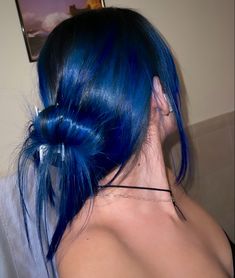 Dark Blue Hair, Hair Streaks, Dyed Hair Inspiration, Pretty Hair Color, Hair Stylies, Hair Inspiration Color