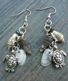 Tiny Seashells, Sea Shell Jewelry, Mermaid Cosplay, Beach Mermaid, Seashell Earrings, Fantasy Style, Seashell Jewelry, Skateboard Art, Seashell Crafts