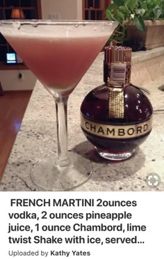 French Martini French Martini, Cocktail Drinks Alcoholic, Liquor Drinks, Boozy Drinks, Fancy Drinks, Mixed Drinks Recipes, Martini Recipes, Cocktail Drinks Recipes, Ooh La La