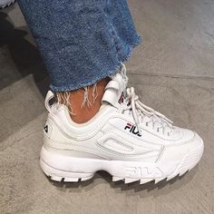 :: @zaraaudu Fila Disruptor 2, Fila Disruptor Ii, Sneakers Outfit Casual, Tennis Outfits, Fila Disruptors, Cute Sneakers