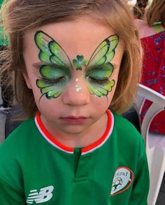 Kids Face Painting Easy, Paint Butterfly, Fairy Face Paint, Cool Face Paint, Green Unicorn, Festival Face Paint, Face Paint Ideas, Butterfly Face Paint