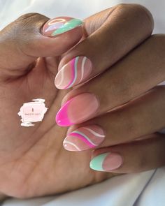 There's a new beauty trend taking over Instagram and it's absolutely stunning. Say hello to quartz nails. Pride Nails, Teen Nails, Quartz Nails, Teal Nails, Pink Gel Nails, Spring Acrylic Nails, Subtle Nails