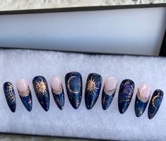 Hand Painted Nail Art, Witch Nails, Boho Nails, Unghie Nail Art, Witchy Nails, Gel Set, Goth Nails, Edgy Nails, Painted Nail Art