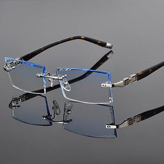 Stylish Glasses For Men, Men's Glasses Frames, Man Glasses, Cut Glasses, Luxury Eyeglasses, Eyeglasses Men, Mens Glasses Fashion, Eyeglass Frames For Men, Titanium Glasses