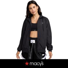 in stock Women's Sportswear, Nike Classic, Black White Fashion, Sporty Look, Sportswear Women, Zip Jacket, Nike Sportswear, Active Wear For Women, Welt Pockets