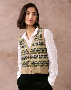 Wool Sleeveless Cardigan in Oak | Women's Knitwear | Brora Fashion Knitted Vests, Sleeveless Cardigan, Cardigan Outfits, Fine Fabric, Knitting Inspiration