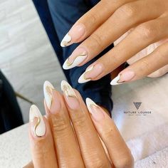 Cream And Gold Nail Designs, White And Gold Nail Ideas Simple, Bride Nails White And Gold, Off White And Gold Nails, French And Gold Nail Designs, White And Gold Design Nails, White Silver Gold Nails, Trendy Gold Nails, Bridal Nails White And Gold