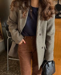 Aesthetic Professional Outfits, Elegant Corduroy Blazer For Work, Blazer Boots Outfit, Elegant Corduroy Blazer For Winter, Winter Fitted Corduroy Blazer, Classic Corduroy Business Blazer, Dark Academia Blazer, Vintage Corduroy Blazer For Fall, Vintage Blazers