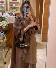 Saudi Women Aesthetic, Saudi Girls Style, Rich Hijabi Aesthetic, Khaleeji Girl Aesthetic, Rich Hijabi, Khaliji Aesthetic, Abaya Luxury, Abaya Aesthetic