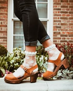 Lotta Clogs Outfit, Socks With Clogs, Swedish Clogs Outfit, Lotta Clogs, Lotta From Stockholm Clogs, Lotta From Stockholm, High Heel Clogs, Swedish Clogs