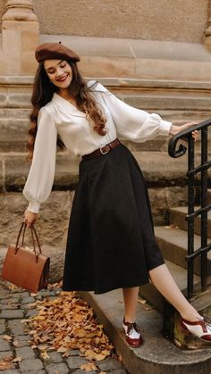 Modernized 50s Fashion, Vintage Office Wear Women, Retro Outfits Classy, Feminine Retro Style, Old Fashioned Outfits Vintage Classy, Old Lady Style Outfits, Modern 40s Style Outfits, 50s Womens Outfits, French Lady Style Classy